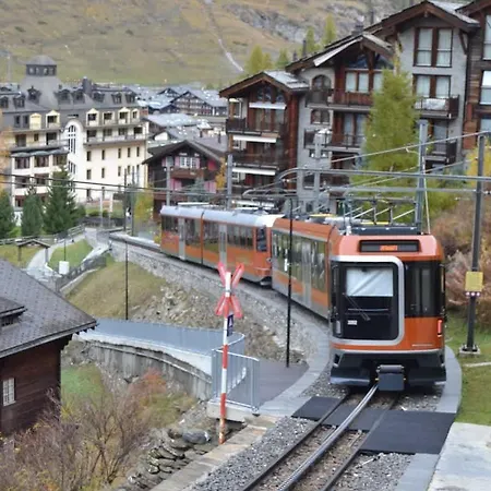 House St-george Cozy With Terrace And View On Village Of Lägenhet Zermatt